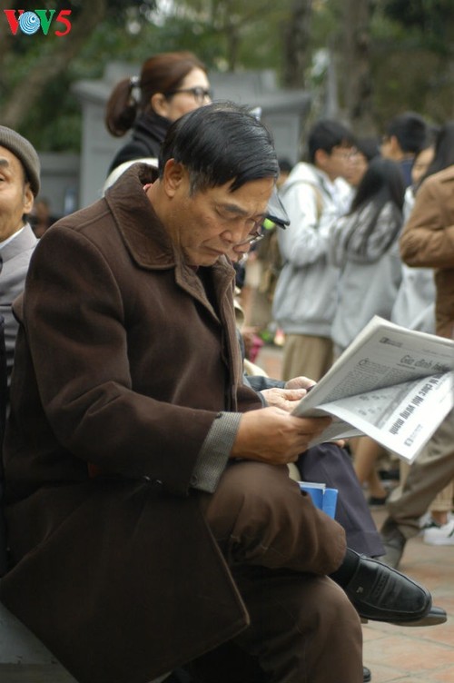 Beeindruckende Momente am vietnamesischen Gedichttag im Literaturtempel - ảnh 14